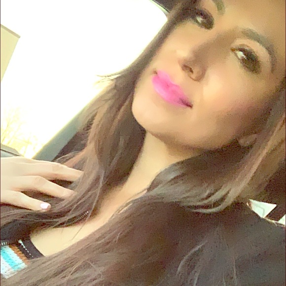 Meet your Posher, Lupe - Picture 1 of 1